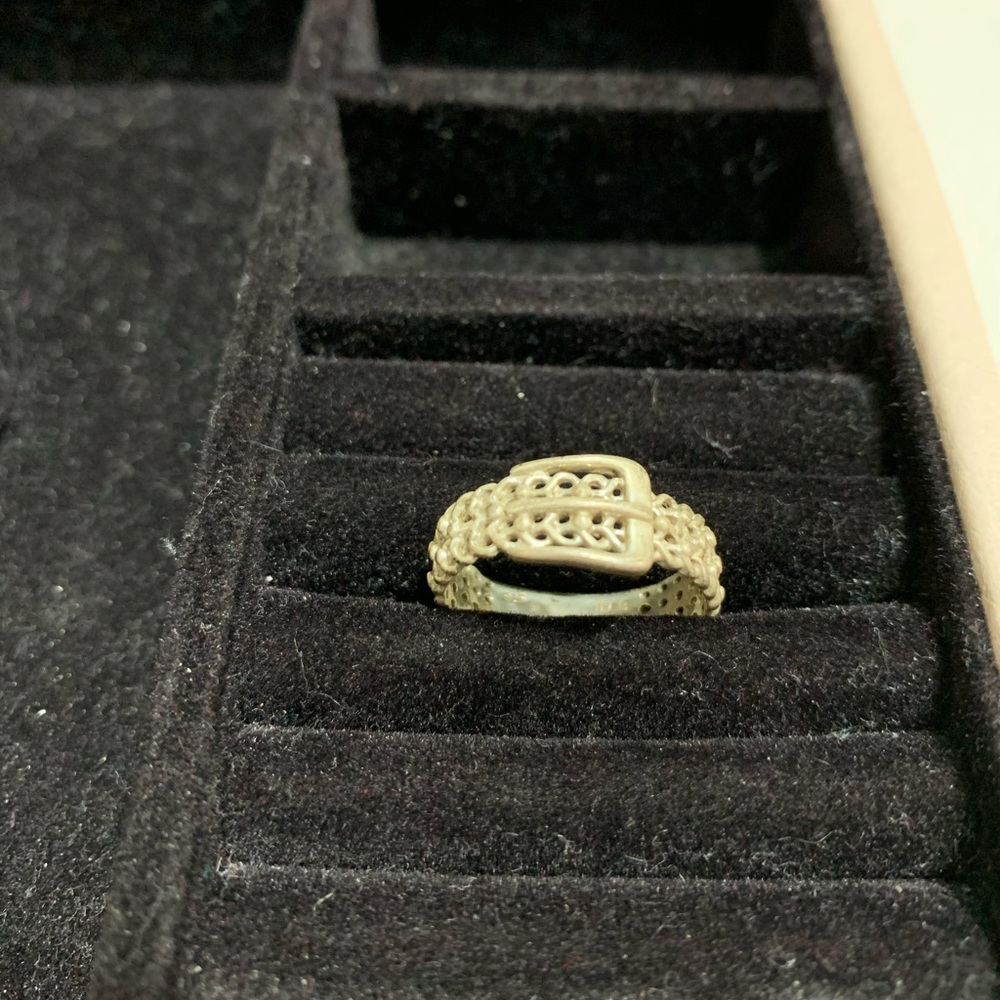 {Ring}